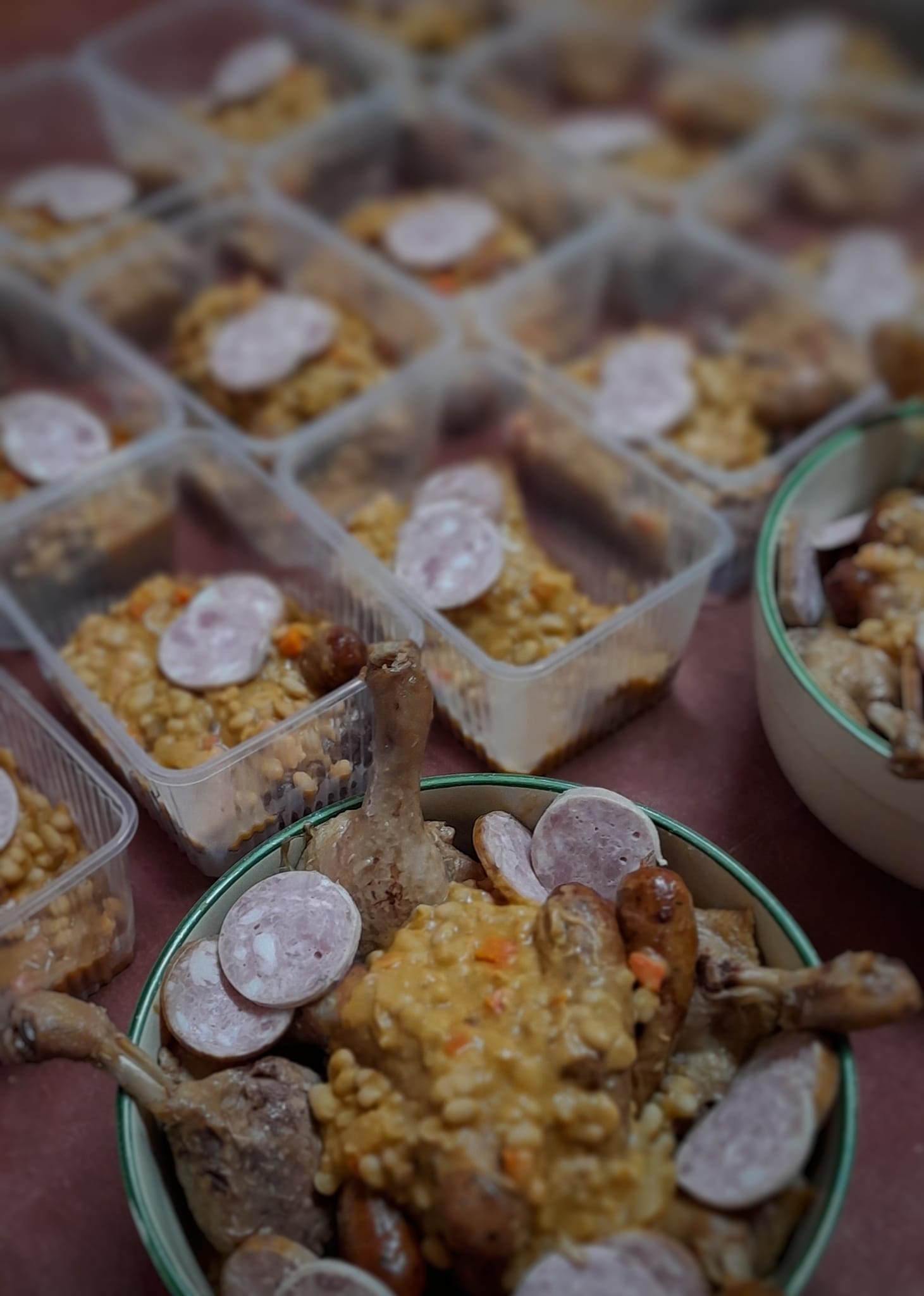 Ce week-end : Cassoulet à 14,50€ la part